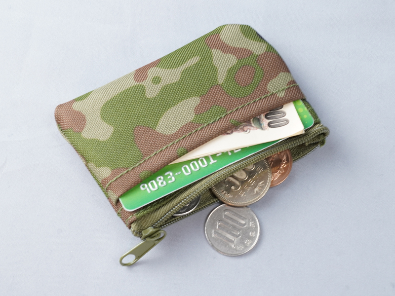 自衛隊仕様の迷彩柄小銭入れ ファスナータイプ