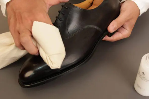 靴の手入れ
